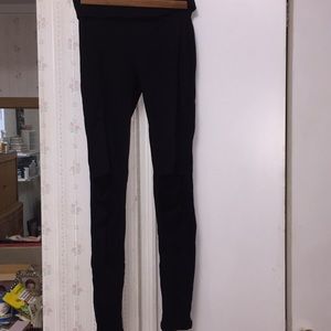 Fold over leggings w cutouts